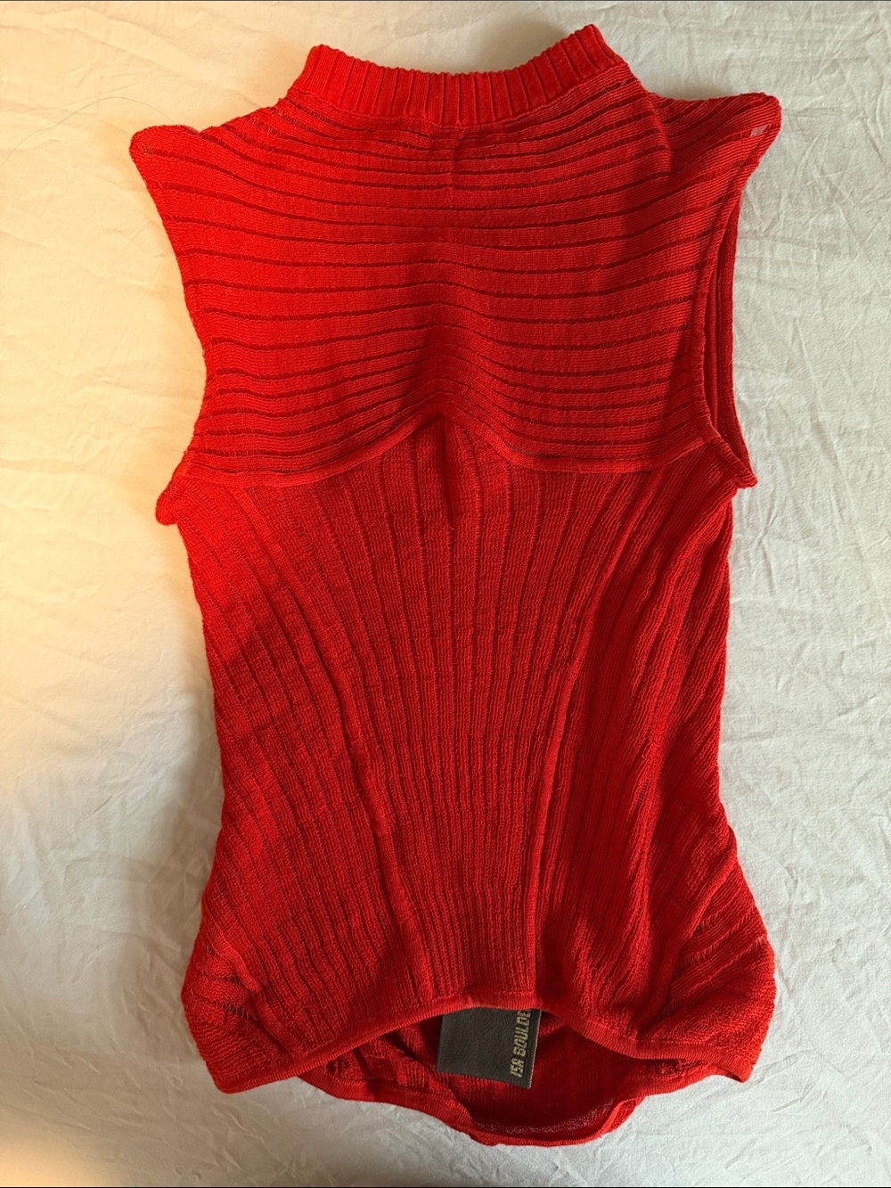 Isa Boulder SSENSE Exclusive Red Calm Sleeveless Mock Neck Top - Picture 3 of 5